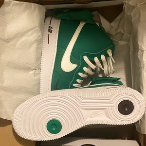 Nike Air Force 1 High SE in Green